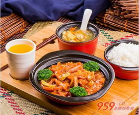 阿宏快餐 開啟砂鍋飯事業，酒店管理經驗助力低門檻投資